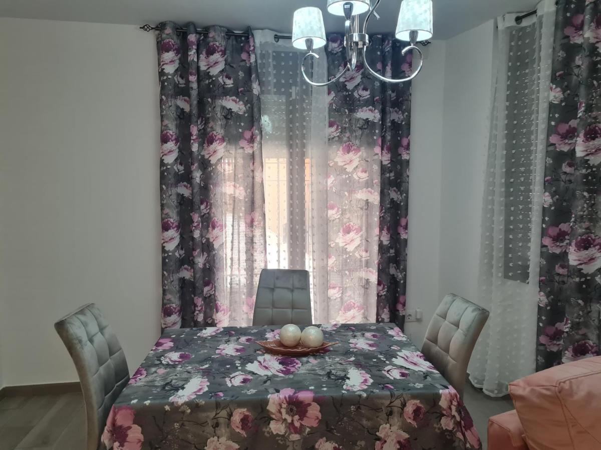 El Capricho De Olga Almodovar del Rio Exterior foto